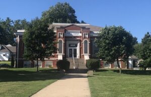 Front view of Washington Park Library.